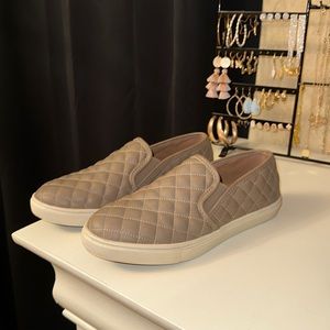 Steve Madden slip ons